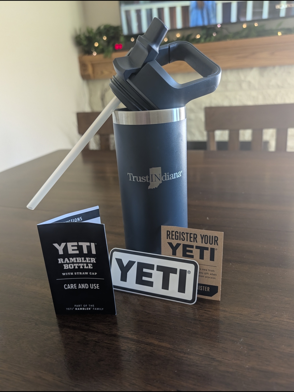 YETI Rambler Straw Bottle - Navy with Silver Trim